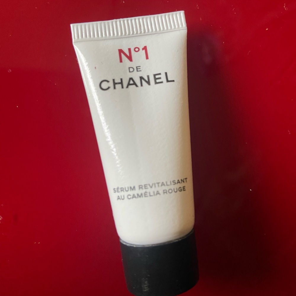 Chanel No. 1 Face Serum Revitalized